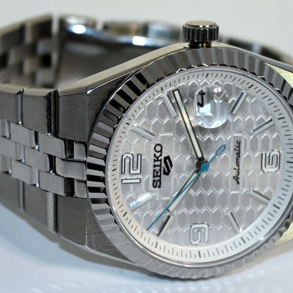 Custom Land Dweller Style SeikoMod 40mm White dial NH35 Automatic Movement new - Picture 5 of 6